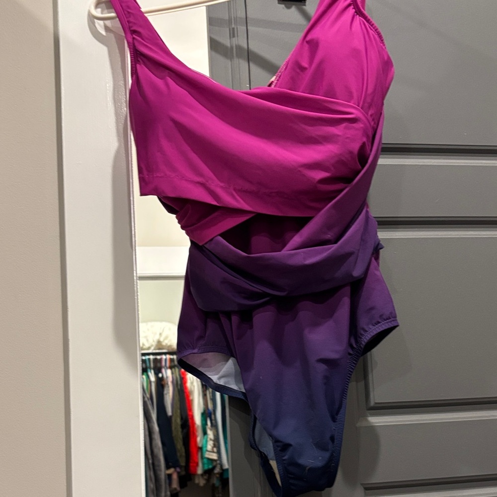 Lands' End Pink and Purple Women's Swimsuit - Picture 2 of 5